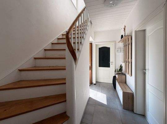 Treppenaufgang EG zum OG