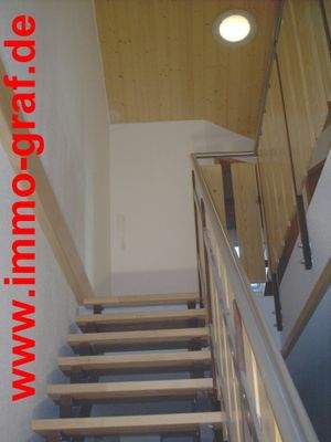 Treppenaufgang zum DG_001298_2w.JPG
