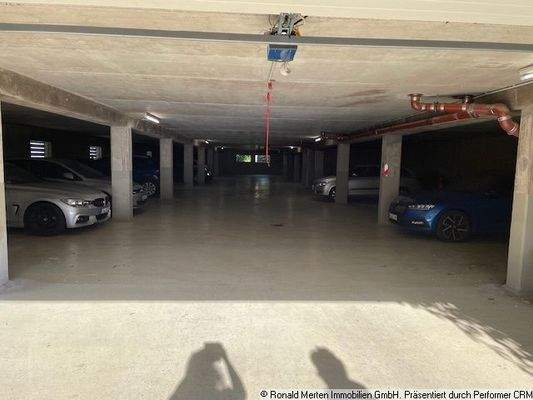 Blick in Tiefgarage