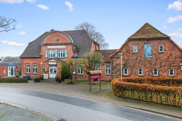 Gasthof m. Nebengebäude