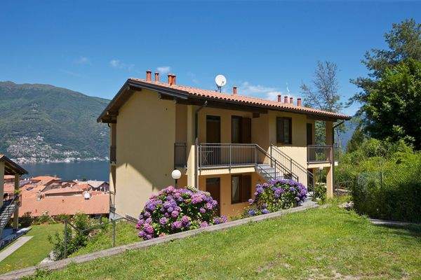 Casa Romantica mit Pool &amp; Traumseesicht. Parkplatz