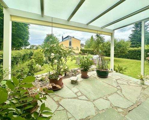 Terrasse mit Überdachung 