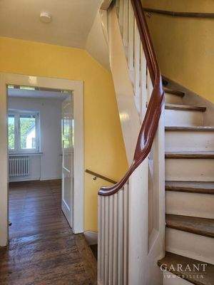 historische Türen und Treppe