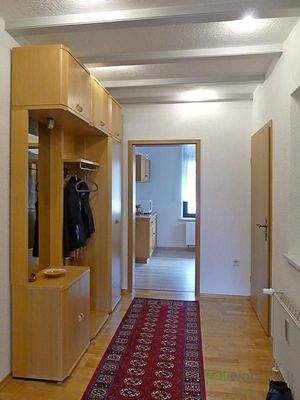 Wohnungsflur mit Garderobe