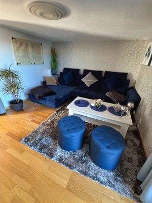 Wohnbereich mit Holzboden