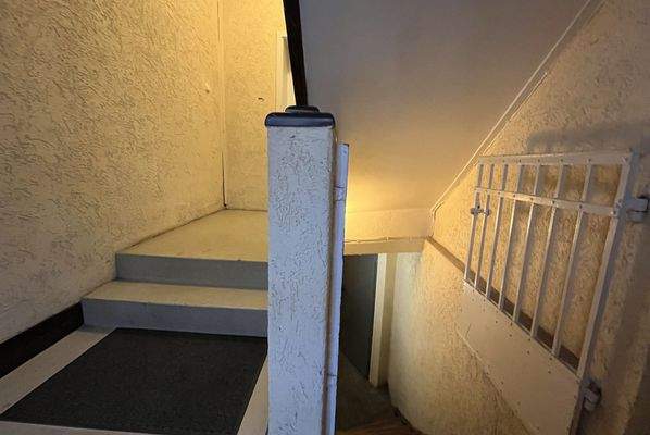 Hausflur, Kellerabgang