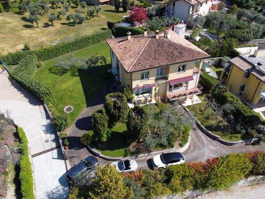 Exklusives Villenanwesen mit Seeblick in Garda - Gardasee