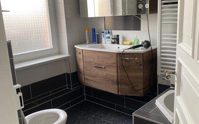 2tes Bad 3 Zimmer in Esslingen mieten günstig Zeitwohnen bei urbanbnb.jpeg