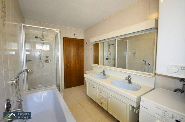 Gemütliche Etagenwohnung - Badansicht