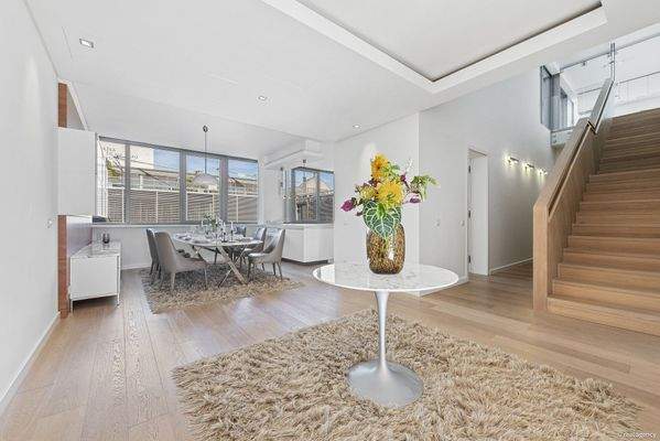 2025-09-15-S01408-Schottenring 22, 1010 Wien-017