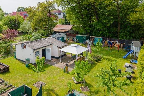 Ruhige Lage in zweiter Reihe