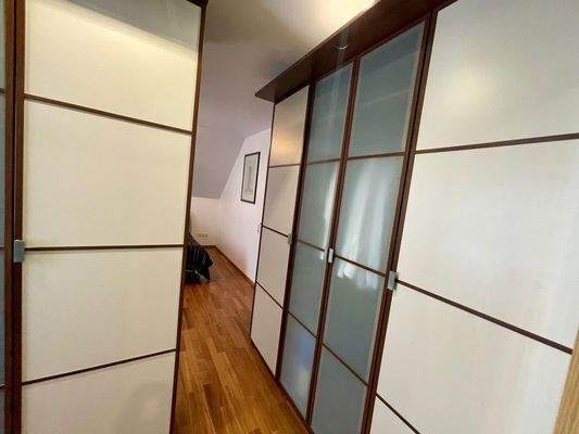 Ankleide-Schlafzimmer OG