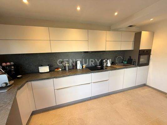 Hochwertige Einbauküche Einliegerwohnung