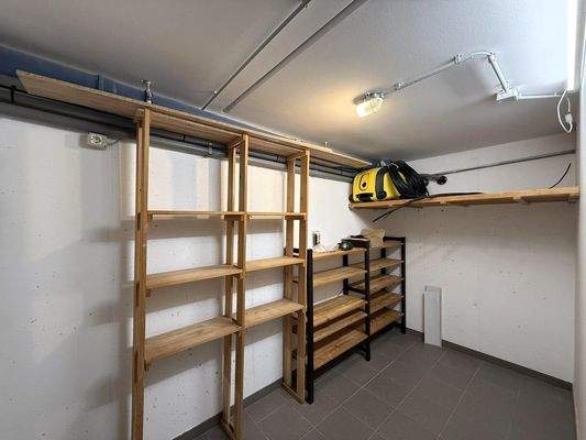 großes Kellerabteil