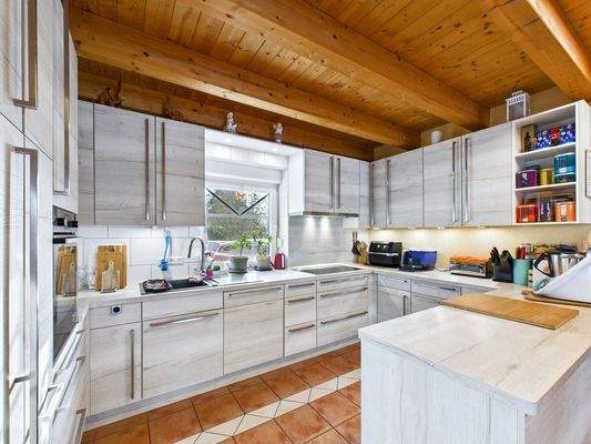 Hochwertige Einbauküche