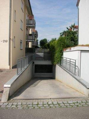 Tiefgaragenabfahrt