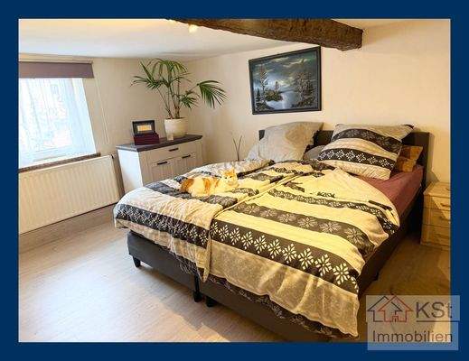 Großes Schlafzimmer OG