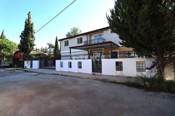 Detached Villa with Forest Views in Antalya Kepez
