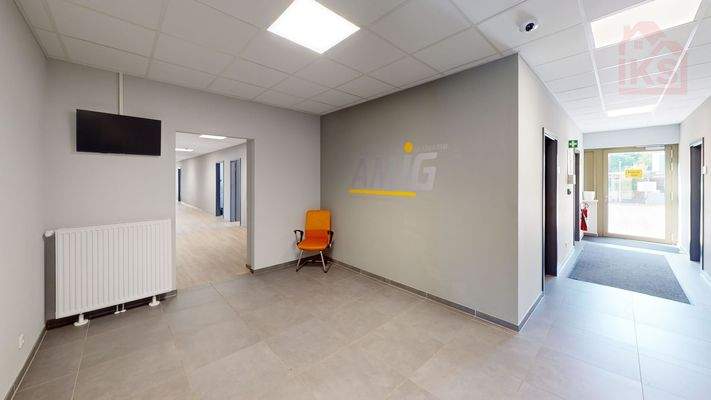 Hauptstrae-421-66773-Schwalbach-Hallway