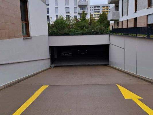 Tiefgaragenzufahrt