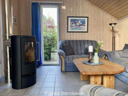 Wohnbereich mit neuem Kamin