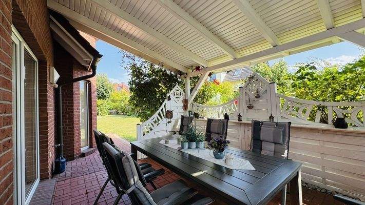 überdachte Terrasse