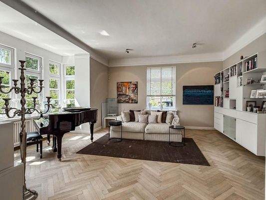 Wohnzimmer I mit Fischgrätparkett