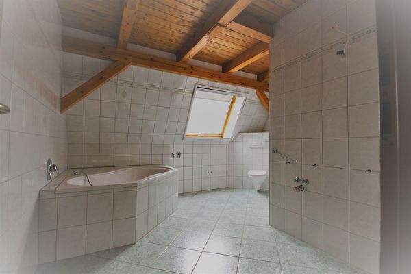 Bad mit Doppelwaschtisch