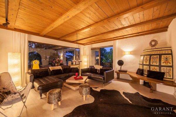 Lena  Interior - Wohnzimmer C  Abends resized (1)