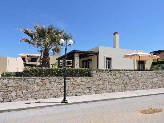 Kreta, Panormos: Schöner Bungalow in toller Wohnanlage zu verkaufen
