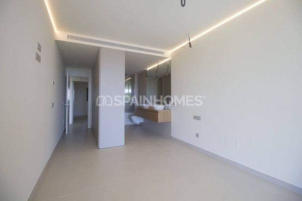 2-Bedroom Apartment with Community Pool in Fuengirola