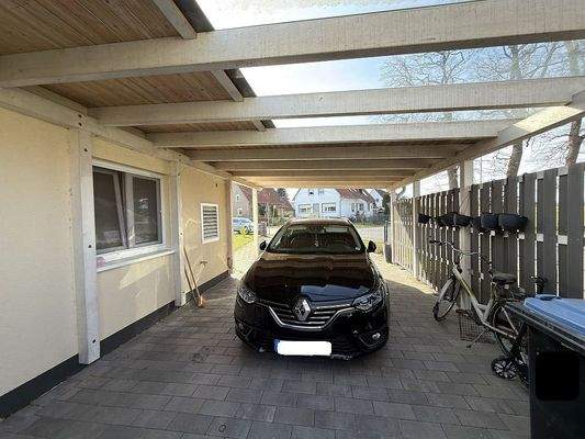 Carport direkt vor der Haustür