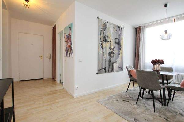 Eingangs- und Essbereich