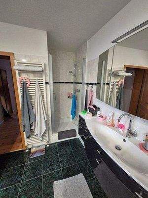 Dusche im Bad Obergeschoss