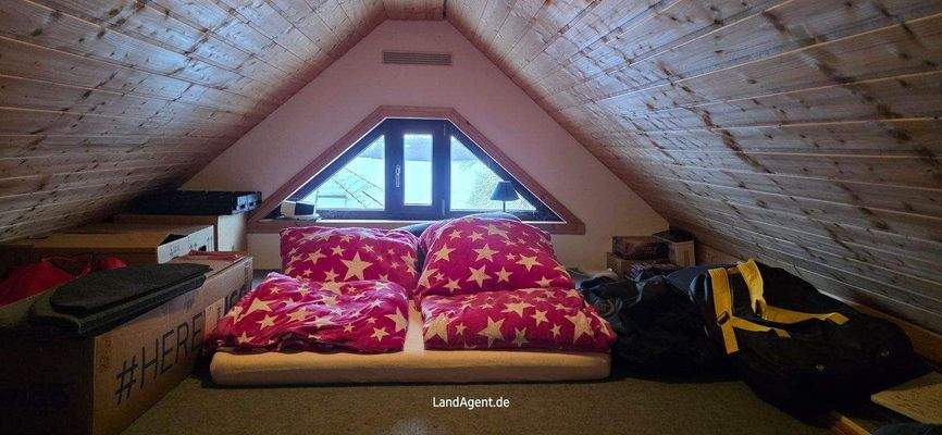 Spitzboden (keine Wfl.)