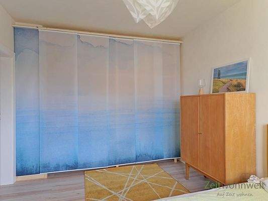 Stauraum hinter den Schiebegardinen