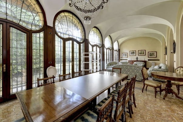 Wohnzimmer + Speisekammer