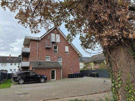 Haus und Stellplätze ab Einfah