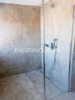 Bodengleiche, große Dusche