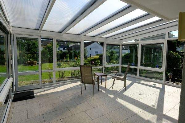 13_Wintergarten mit Türen, Schiebefenstern.jpg