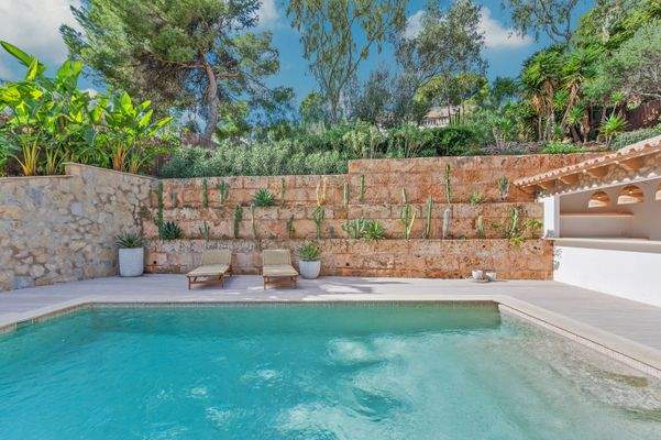 Pool in villa in Costa d_en Blanes 6