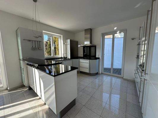 Löchle - Küche mit Granitplatte