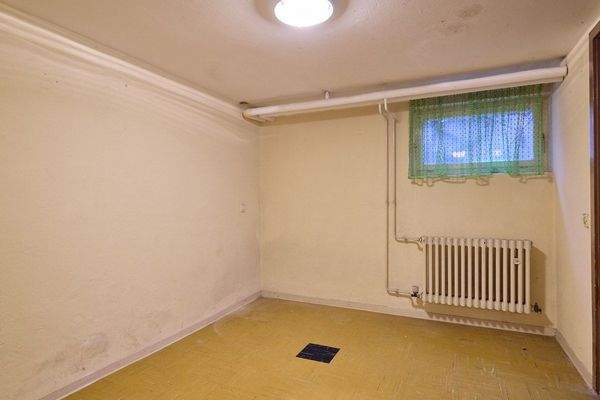 Blick in den Kellerraum inkl. Heizung