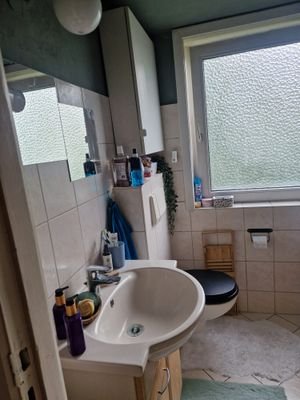 Badezimmer 1.jpg