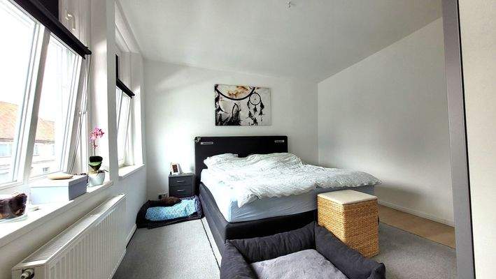 Schlafzimmer, Eingang über WZ