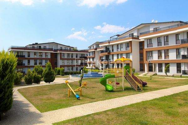 Furnished Apartment in a Complex with Pool in Yalova Çınarcık