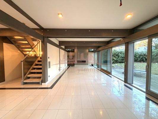 Wohnzimmer mit Kamin