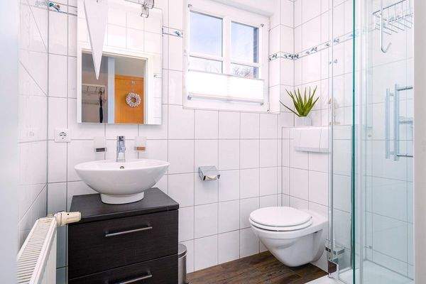 Modernes Badezimmer in der kleineren Wohnung