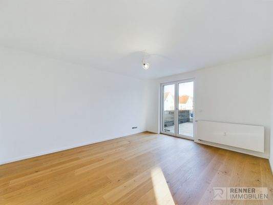 CAM02915G0-PR0050-STILL005