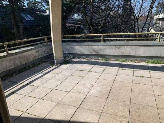 mit Terrassenzugang